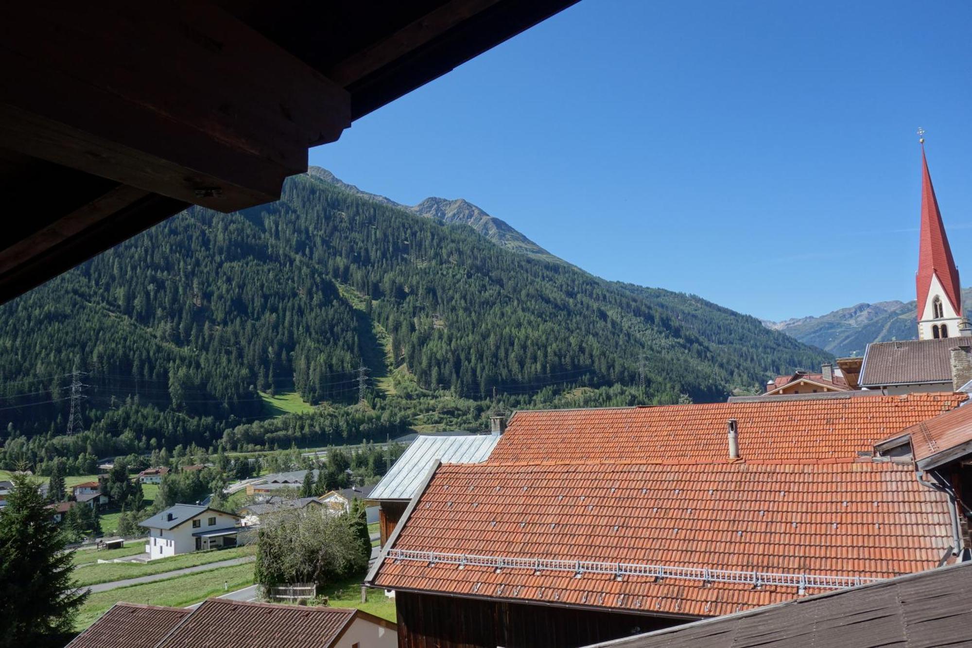 Brunnenhof Apartments Pettneu am Arlberg Bilik gambar